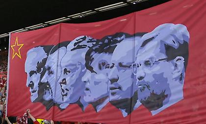 Εντυπωσιακή η ατμόσφαιρα στο «Άνφιλντ» (video)