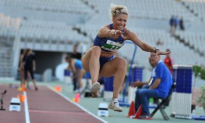 Ένα άλμα και… πρωτιά η Παπαχρήστου