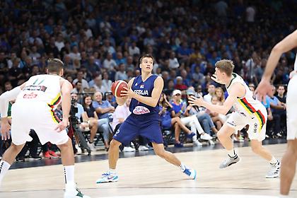 Κέρδισε τη Λιθουανία, αλλά αγωνιά για Τεόντοσιτς η Σερβία