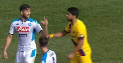 Ο Μανωλάς έδειξε στον Σουάρες... τρία δάχτυλα (video)