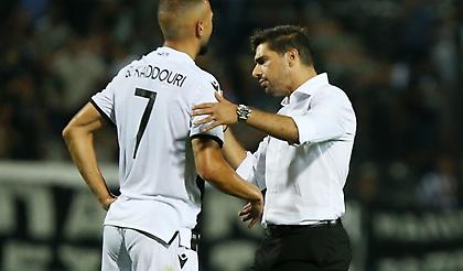 Πονάει ο Ελ Καντουρί, περιμένει ο Φερέιρα