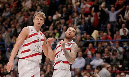 Το πείραγμα Τζέιμς σε Κουζμίνσκας για το κάρφωμά του (video)