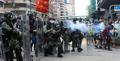 Χονγκ Κονγκ: Χρήση δακρυγόνων από την αστυνομία εναντίον διαδηλωτών