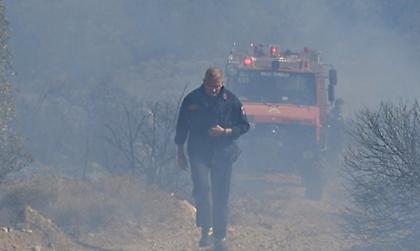 Φωτιά κοντά σε οικισμό στην Ηλεία, μεγάλη κινητοποίηση λόγω ανέμων