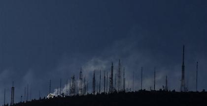 Καταγγελίες στον ΣΚΑΪ για εκρήξεις στον Υμηττό όταν ξέσπασε η φωτιά