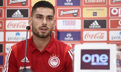 Μασούρας: «Φοράμε τη φανέλα του Ολυμπιακού και πρέπει να διαχειριστούμε την πίεση»