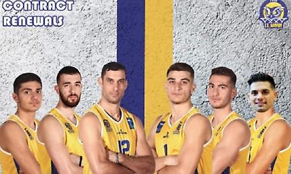 Μαζικές ανανεώσεις Ελλήνων στο Λαύριο