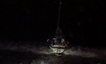 Περισυνελέγησαν σώοι οι δύο επιβαίνοντες φουσκωτού σκάφους