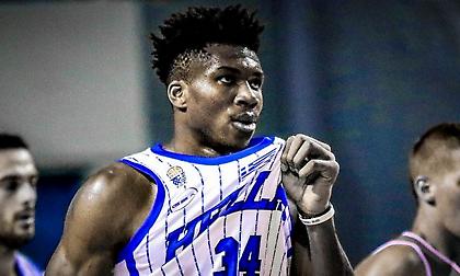 FIBA: Η καρφωματάρα του Γιάννη από όλες τις λήψεις! (video)