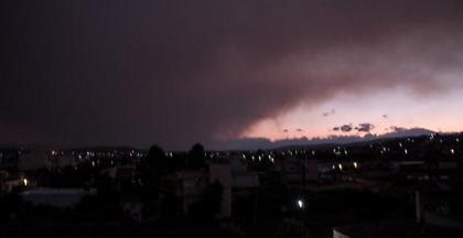 Μεγάλη φωτιά στην Εύβοια - Καίει δάσος Natura - «Σκέπασε» την Αττική ο καπνός (pics-vids)