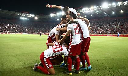 Υπέταξε την Μπασακσεχίρ και έφυγε για play offs ο Ολυμπιακός!