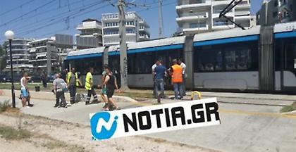 Άλιμος: Σκοτώθηκε από παράσυρση τραμ-Πρόλαβε να σώσει 9χρονη βαφτιστήρα του