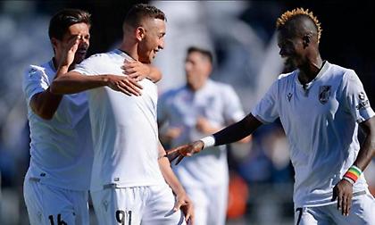 Με εξάρα στα πλέι οφ η Γκιμαράες, πρόκριση για Αραράτ