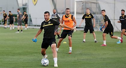 Χωρίς Χουλτ η αποστολή της ΑΕΚ