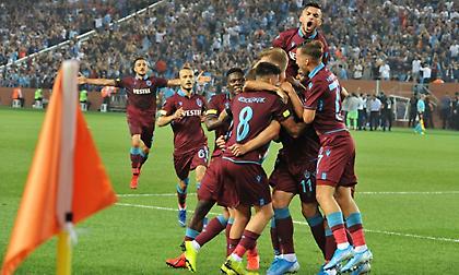 Πέρασε και περιμένει την ΑΕΚ η Τράμπζονσπορ