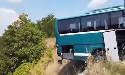 Γρεβενά: Πορεία τρόμου για λεωφορείο – Αποφεύχθηκε στο όριο η πτώση σε γκρεμό