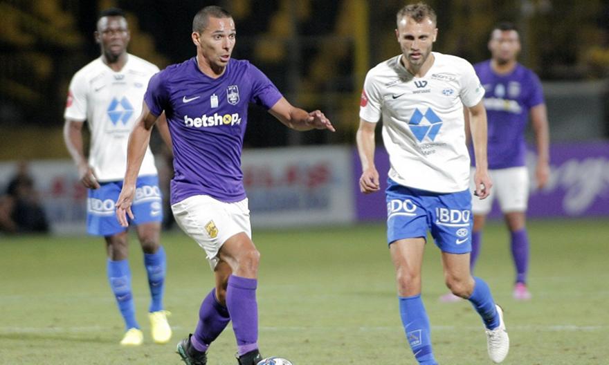 «Σουβενίρ» στο δάκτυλο ο Ντιγκινί από Μόλντε