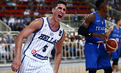 Λαρεντζάκης: «Συγκινημένος που είμαι στην Εθνική»