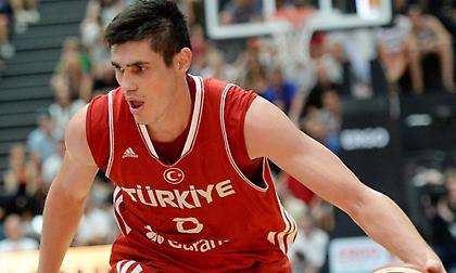 Ιλιασόβα στο sport-fm.gr: «Θα μας δυσκολέψει πολύ ο Γιάννης – Μπορούμε πεντάδα με την Τουρκία»