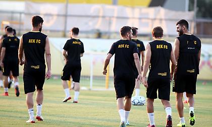 «Παγώνουν» οι μεταγραφές στην ΑΕΚ