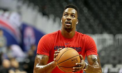 Περιμένουν την άδεια οι Λέικερς για να μιλήσουν με τον Χάουαρντ