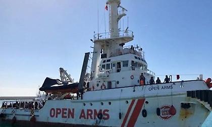 Δεν είναι σε θέση να αποβιβαστούν στην Ισπανία οι μετανάστες του Open Arms