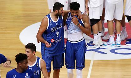 Μπουρούσης: «Δεν πρέπει να πέσουμε όλοι πάνω στον Γιάννη» (video)