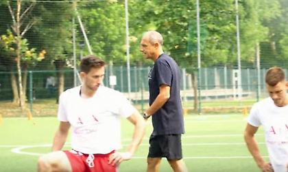 Αρμάνι Μιλάνο: Η πρώτη συγκέντρωση της σεζόν! (video)