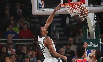 NBA: Οι τρεις κορυφαίες φάσεις του MVP Γιάννη! (video)