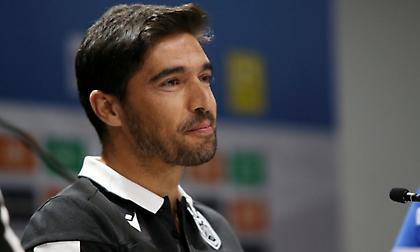 Φερέιρα: «Ξεχνάμε τον Άγιαξ, προετοιμάζουμε το μέλλον μας»