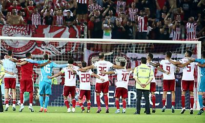 Πω πω πω ένας σεντονάτος Ολυμπιακός! (video)