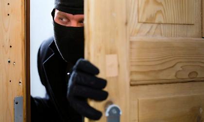 Θρασύτατος ληστής έβγαινε από τη φυλακή με άδεια και έκανε ληστείες