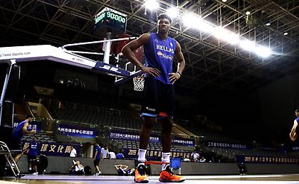 Η πρώτη προπόνηση της Εθνικής στο μεγάλο γήπεδο της Σουτσόου (pics)