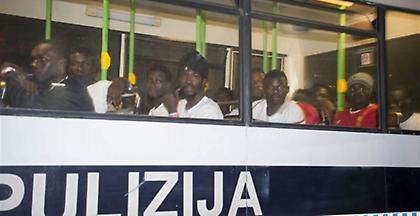 Έπιασε λιμάνι το Ocean Viking που μετέφερε 356 μετανάστες