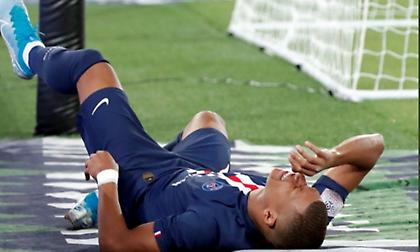 Προβλήματα με Εμπαπέ, Καβάνι στην Παρί