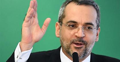 Τα «έχωσε» στον Μακρόν ο Βραζιλιάνος υπουργός Παιδείας