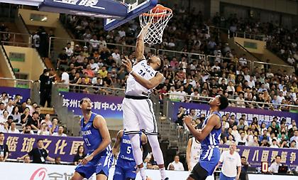 Απολαυστική μπροστά, νωθρή πίσω η Εθνική