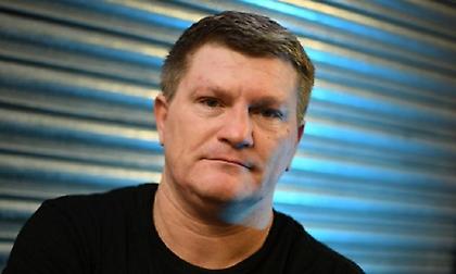 Γνωστός πυγμάχος πλήρωσε 920 ευρώ για μία μπριτζόλα στη Μύκονο