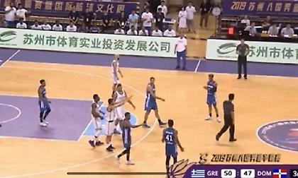 Παπανικολάου: Τρόλαρε τον εαυτό του για… τη μούντζα στον διαιτητή! (photos)