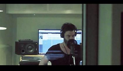 Νίκος Ρωμανός: Το νέο studio live cover-δώρο στους θαυμαστές του