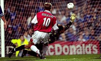 Σαν σήμερα το μοναδικό χατ-τρικ του Μπέργκαμπ στην Πρέμιερ Λιγκ (video)