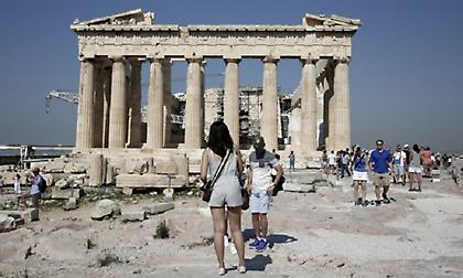 Επιμένει ο καύσωνας - Ελάχιστη η πτώση της θερμοκρασίας