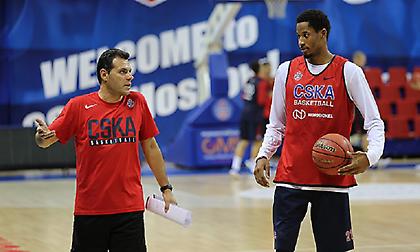 Ιτούδης: «Υποβλήθηκε σε χειρουργική επέμβαση στον αστράγαλο ο Κλάιμπερν»