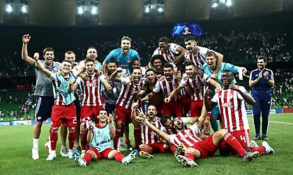 Η «ερυθρόλευκη» παρακάμερα μετά την πρόκριση στα… αστέρια (video)