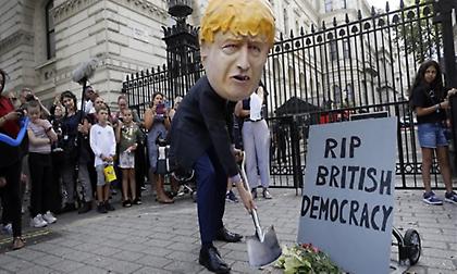 Brexit: Καταδικάζει τον Τζόνσον η πρώτη δημοσκόπηση για αναστολή της Βουλής