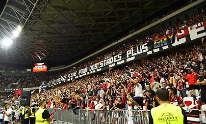 Προσωρινή διακοπή στο Νις-Μαρσέιγ εξαιτίας πανό με ομοφοβικό περιεχόμενο (pics)