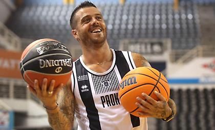 Στηρίζει την ΚΑΕ ΠΑΟΚ ο Βιεϊρίνια (pics)