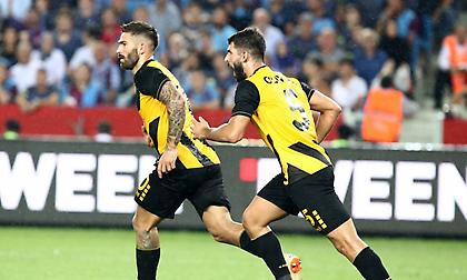 Τι κάνει η ΑΕΚ: 2-0 στο μισάωρο! (video)