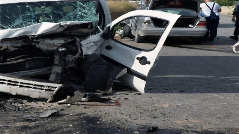 «Πριν πω στους γονείς σου ότι έφυγες από τη ζωή, θα κοιτάξω το προφίλ σου στο Facebook»