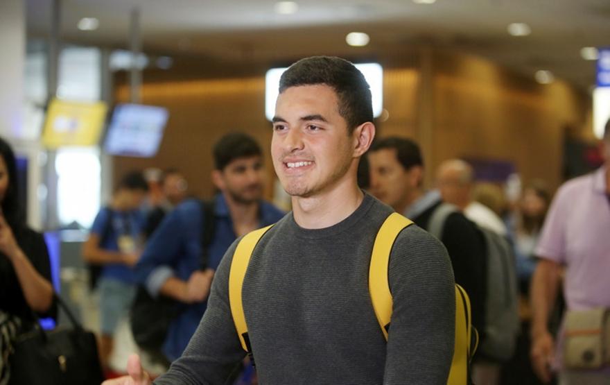 Έφτασε ο Λοβέρα: «Μεγαλύτερη ομάδα στην Ελλάδα ο Ολυμπιακός»